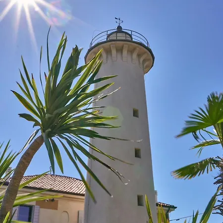 Flat In A With Garden *