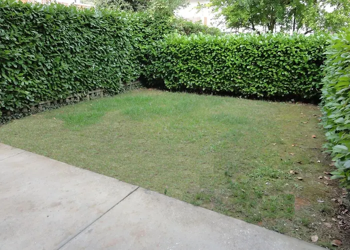 Flat In A With Garden Appartamento *